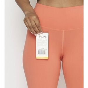 New! SOLMI Yoga Leggings